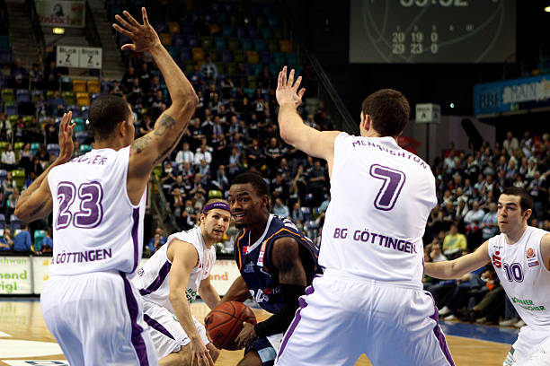 在内线的突 在内线的突